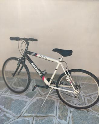 Mountain bike marca Rush modello 2600