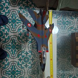 tornado con piedistallo