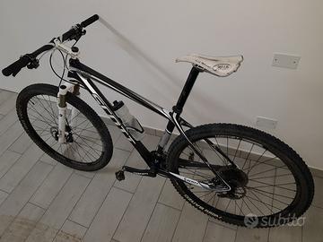 scott scale 29 in carbonio 