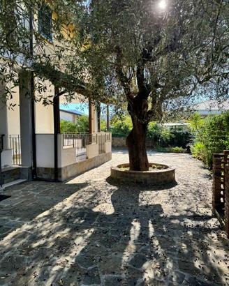 100 metri dal mare appartamento in villa