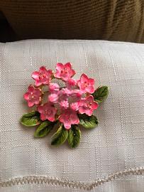 Spilla vintage motivo floreale con foglie