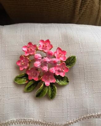 Spilla vintage motivo floreale con foglie