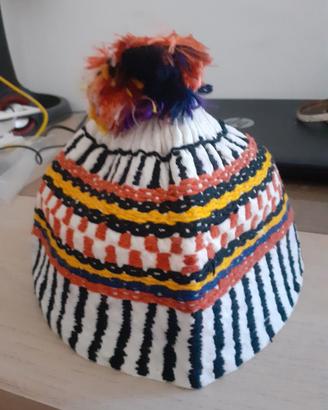 Cappello etnico con  vari colori