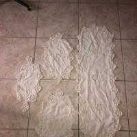 4 centrini di lino lavorati all'uncinetto