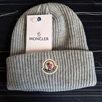 cappellino grigio moncler 