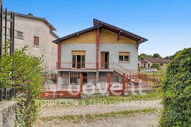 Casa indipendente di 100 m² con 4 locali a Laveno-