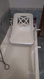 Sedia per vasca con braccioli e schienale