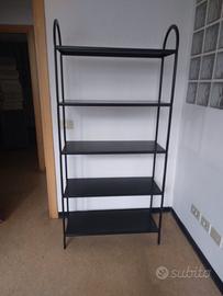 Scaffale libreria in metallo nero