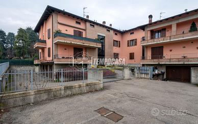 BILOCALE AL PIANO RIALZATO A ROTEGLIA