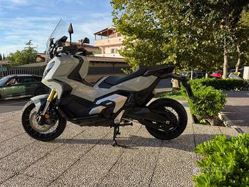 HONDA X-ADV 750 TUTTO INCLUSO ANCHE PASSAGGIO!