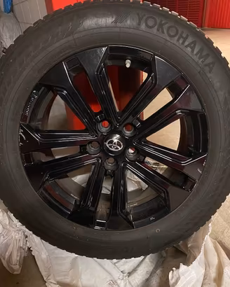 SPECIALE N. 4 RUOTE INVERNALI COMPLETE RAV 4