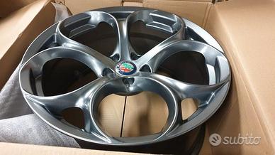 Cerchi in lega Alfa Romeo Tonale/Stelvio R19"