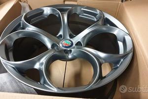 Cerchi in lega Alfa Romeo Tonale/Stelvio R19"