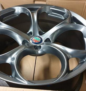 Cerchi in lega Alfa Romeo Tonale/Stelvio R19"