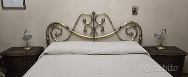 Letto matrimoniale in ottone.