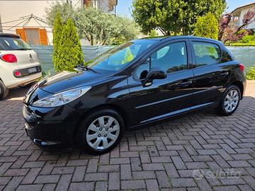 Peugeot 207 1.4 HDi 70CV 5p. X Line Mix