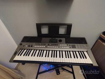 Yamaha psr e443