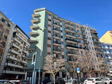 Via argentina angolo corso Italia con ascensore