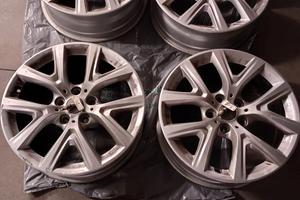 cerchi in lega da 17 con valvole 