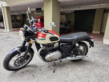 TRIUMPH BONNEVILLE T100 900