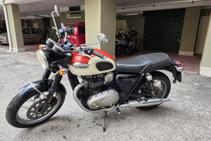 TRIUMPH BONNEVILLE T100 900