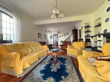 CASA SEMINDIPENDENTE A SARZANA