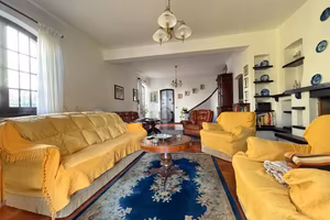 CASA SEMINDIPENDENTE A SARZANA