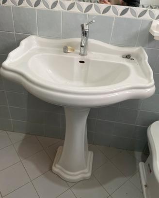 Lavandino bagno e bidet