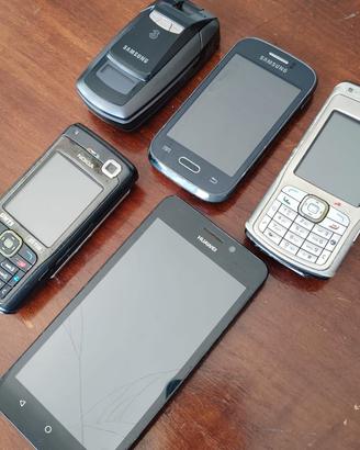 Lotto cellulari vintage Nokia Samsung e altri