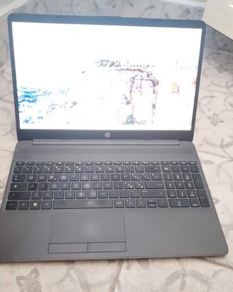notebook hp i3-1215u=16 giga. 256ssd-win11