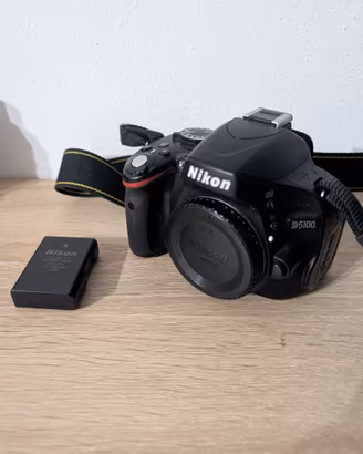 Nikon D5100 - Solo corpo