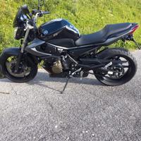 Yamaha XJ6 600cc naked.