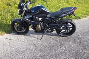 Yamaha XJ6 600cc naked.