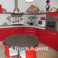 APPARTAMENTO CON BOX, MANSARDA, CANTINA