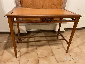 Tavolo - scrittoio - tavolino in legno decorazioni