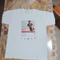 t-shirt bianca sesso e gabbia