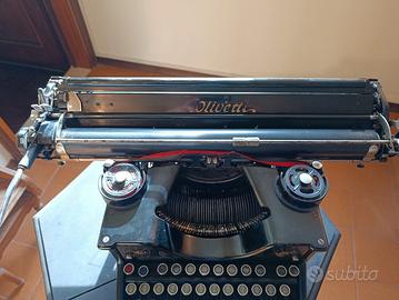 macchina da scrivere Olivetti M 40 del 1947  tabul