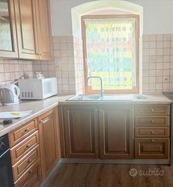  cucina  con elettrodomestici 