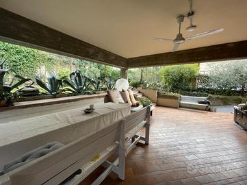 VILLA SINGOLA A DESENZANO DEL GARDA