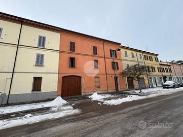 TRIFAMILIARE A LUGO