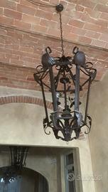 Lampadario in ferro battuto  tre luci