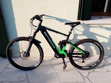 Bicicletta full suspension