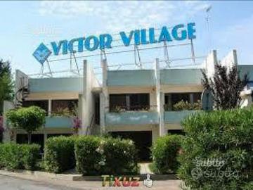 UGENTO al VICTOR VILLAGE