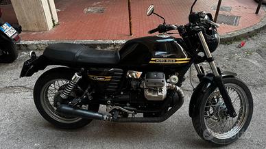 Moto Guzzi V7 CLASSIC - 750cc