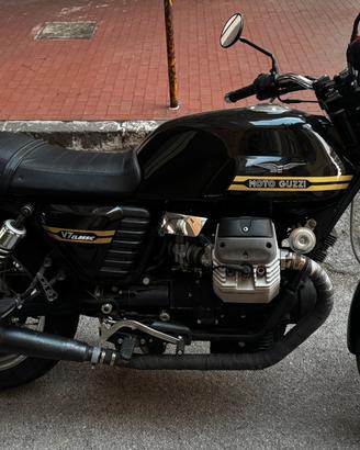 Moto Guzzi V7 CLASSIC - 750cc