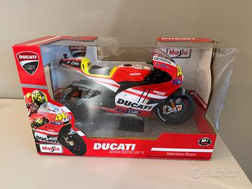 Ducati Valentino Rossi 2011 Maisto 1:6