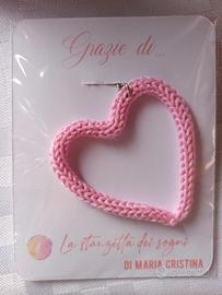 Portachiavi a forma di cuore in tricotin