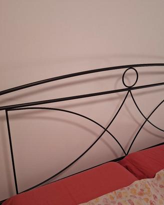 Letto in ferro battuto con rete 