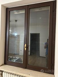 Finestre legno con zanzariere