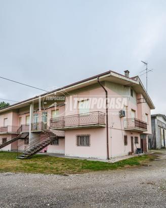 BIFAMILIARE CON MAGAZZINO E 1,5 ETTARI DI TERRENO